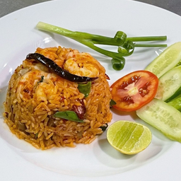Spicy Tom Yum Fried Rice with Shrimps ข้าวผัดต้มยำกุ้ง