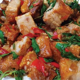 กะเพราหมูกรอบอิ่มสุข  (กับข้าว)