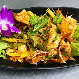Spicy Shrimps with Thai Herbs Salad พล่ากุ้ง