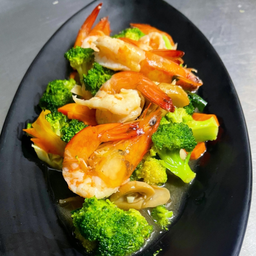Broccoli with Shrimps บร็อกโคลี่ผัดกุ้ง