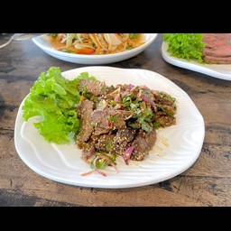 น้ำตกเนื้อ