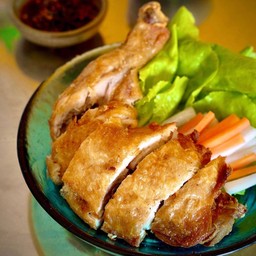 [อร่อยซ่ากับโค้ก] ไก่ทอดหนังกรอบ +  โค้ก ออริจินัล (กระป๋อง) + โค้ก ไม่มีน้ำตาล (กระป๋อง) 