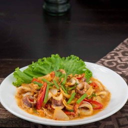 ปลาหมึกผัดไข่เค็ม(ร้าน)