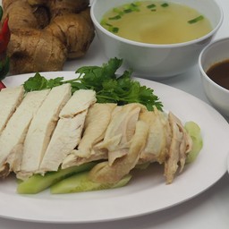 เนื้อไก่ต้มสับจานใหญ่