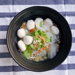 ก๋วยเตี๋ยวลูกชิ้นหมู