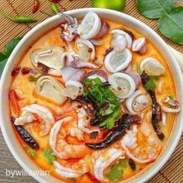 ต้มยำกุ้ง ปลาหมึก (นำ้ข้น)