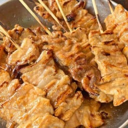 หมูปิ้งโบราณ,นมสด,หมูสามชั้นทอด,ไก่ย่าง