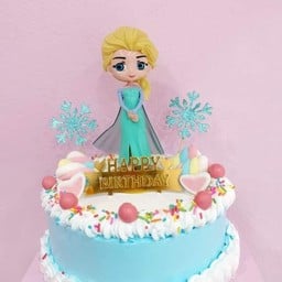 เค้กนมสดวนิลาแต่งโมเดลเอลซ่า