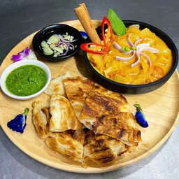 Roti Chicken Masaman Curry โรตีแกงมัสมั่นไก่