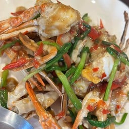 ปูม้าผัดต้นหอม