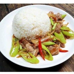ข้าวราดหมูผัดพริกหยวก