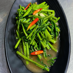 Stir-fried Morning Glory ผัดผักบุ้งไฟแดง