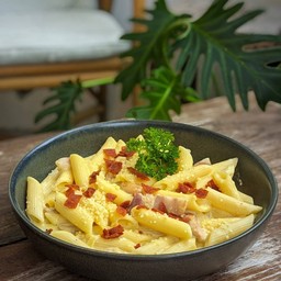 021Penne carbonara bacon