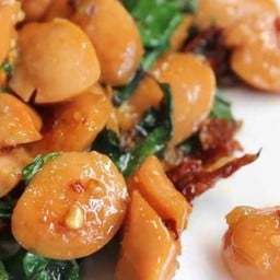 ข้าวกระเพราไส้กรอก