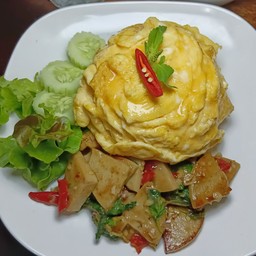 ข้าว+ไข่ข้นกะเพราหมูยอปอปั้น