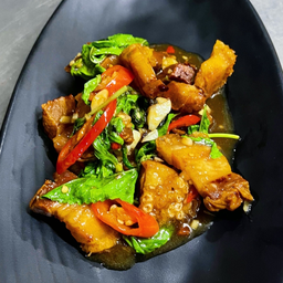 Fried Pork Belly in Holy Basil หมูกรอบผัดกระเพรา