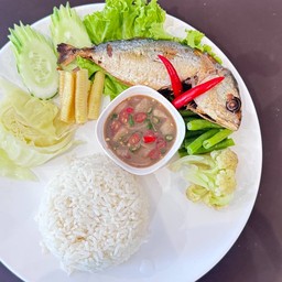 ข้าวปลาทูทอด+บูดูผักลวก