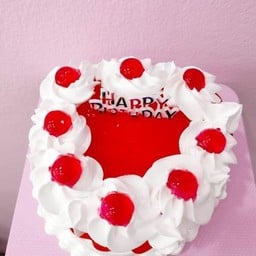 เค้กนมสดรูปหัวใจแยมสตอเบอรี่