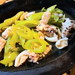 หมึกผัดพริกหยวก