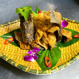 Sea Bass with Fish Sauce ปลากระพงทอดน้ำปลา