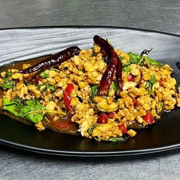 Stir-fried Chicken in Holy Basil ผัดกระเพราไก่
