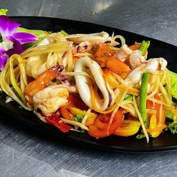 Papaya salad with seafood ส้มตำทะเล