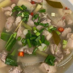 ต้มยำหมูชิ้น ไก่(นำ้ใส่)