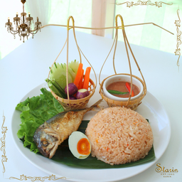 ข้าวผัดน้ำพริกลงเรือ