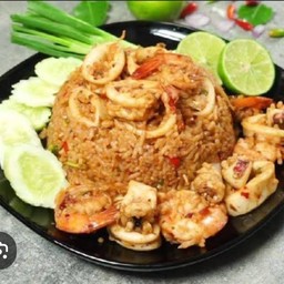 ข้าวผัดต้มยำทะเล