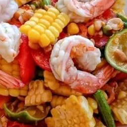 ยำข้าวโพดกุ้งสุก