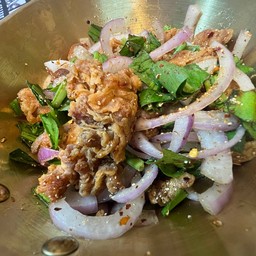 ข้าวยำไก่แซ่บ
