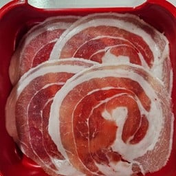 หมูสามชั้นถาด