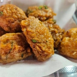 ทอดมัน by กำนันเชษฐ ปั๊มบางจาก แบริ่ง