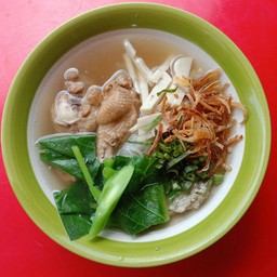 ก๋วยจั๊บญวน น่องไก่เล็ก