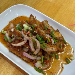 ลาบไก่กรอบ