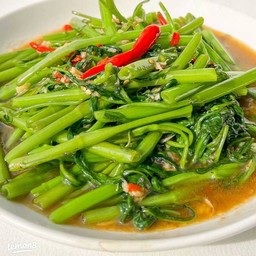 ผัดผักบุ้งไฟแดง  (กับข้าว)