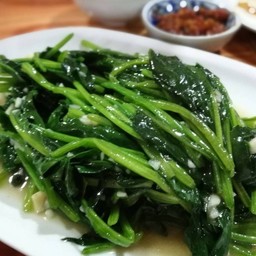 ผักบุ้งผัดกะปิ