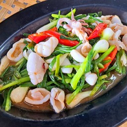 หมึกผัดต้นหอม