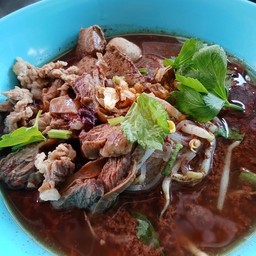 ก๋วยเตี๋ยวหมูตุ๋น