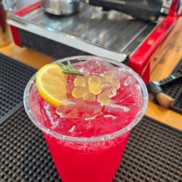 สตอเบอรี่โซดา