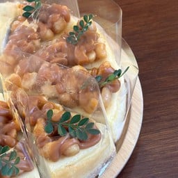 Macadamia Cheesecake แมคคาเดเมียชีสเค้ก