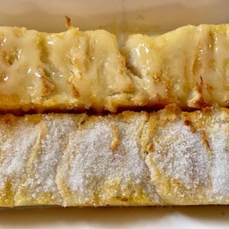 ปังทูโทน เล็ก1ชิ้น ครึ่งเนยนม+ครึ่งเนยน้ำตาล