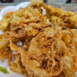เห็ดเข็มทองทอด พร้อมน้ำจิ้ม