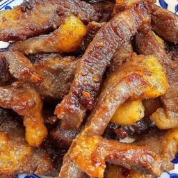 ข้าวเนื้อทอด น้ำจิ้มแจ่ว