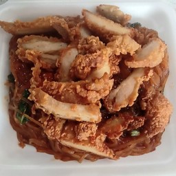 เส้นเล็กผัดพริกเผาไก่กรอบ