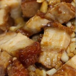 หมูกรอบผัดกระเทียม( กับข้าว)