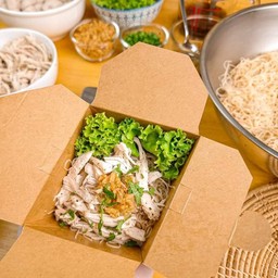 อิ่มจุก x3 เส้นหมี่ไก่ฉีก พร้อมน้ำพริกกากหมู