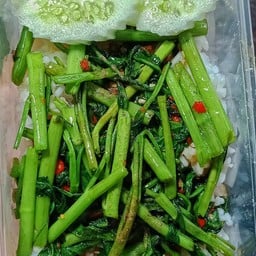 ข้าวผักบุ้ง