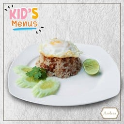 ข้าวผัดหมูคั่วกรอบน้องหนู เสิร์ฟพร้อมไข่ดาว