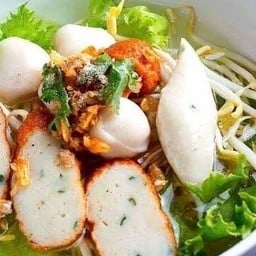 ก๋วยเตี๋ยวลูกชิ้นปลาน้ำใส